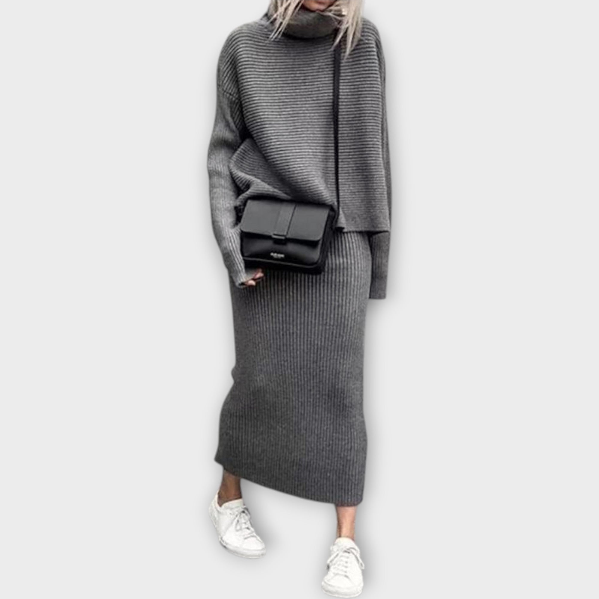 Kootud komplekt seeliku ja minimalistliku esteetikaga