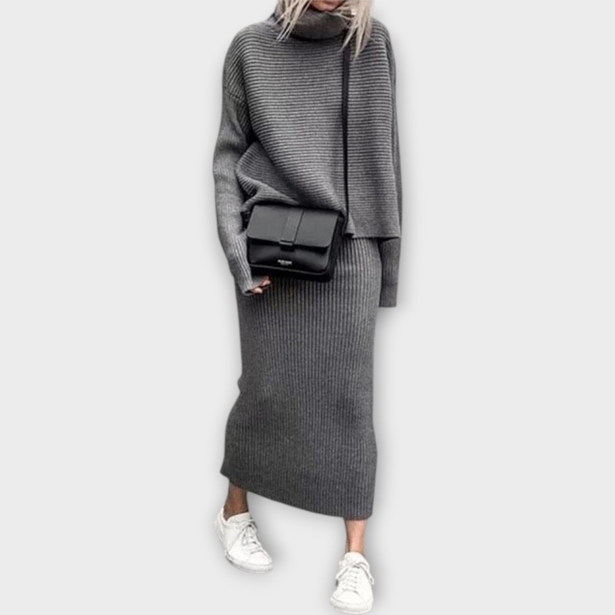 Kootud komplekt seeliku ja minimalistliku esteetikaga