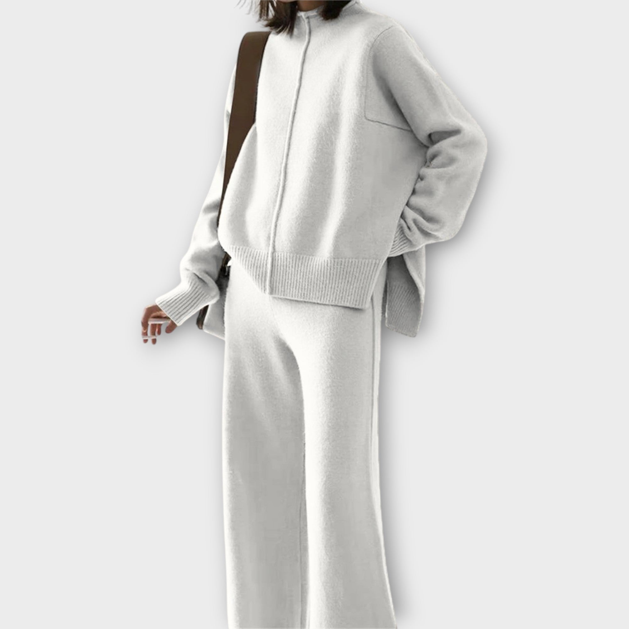 Ajatu elegantsi ja mugava komplekt 