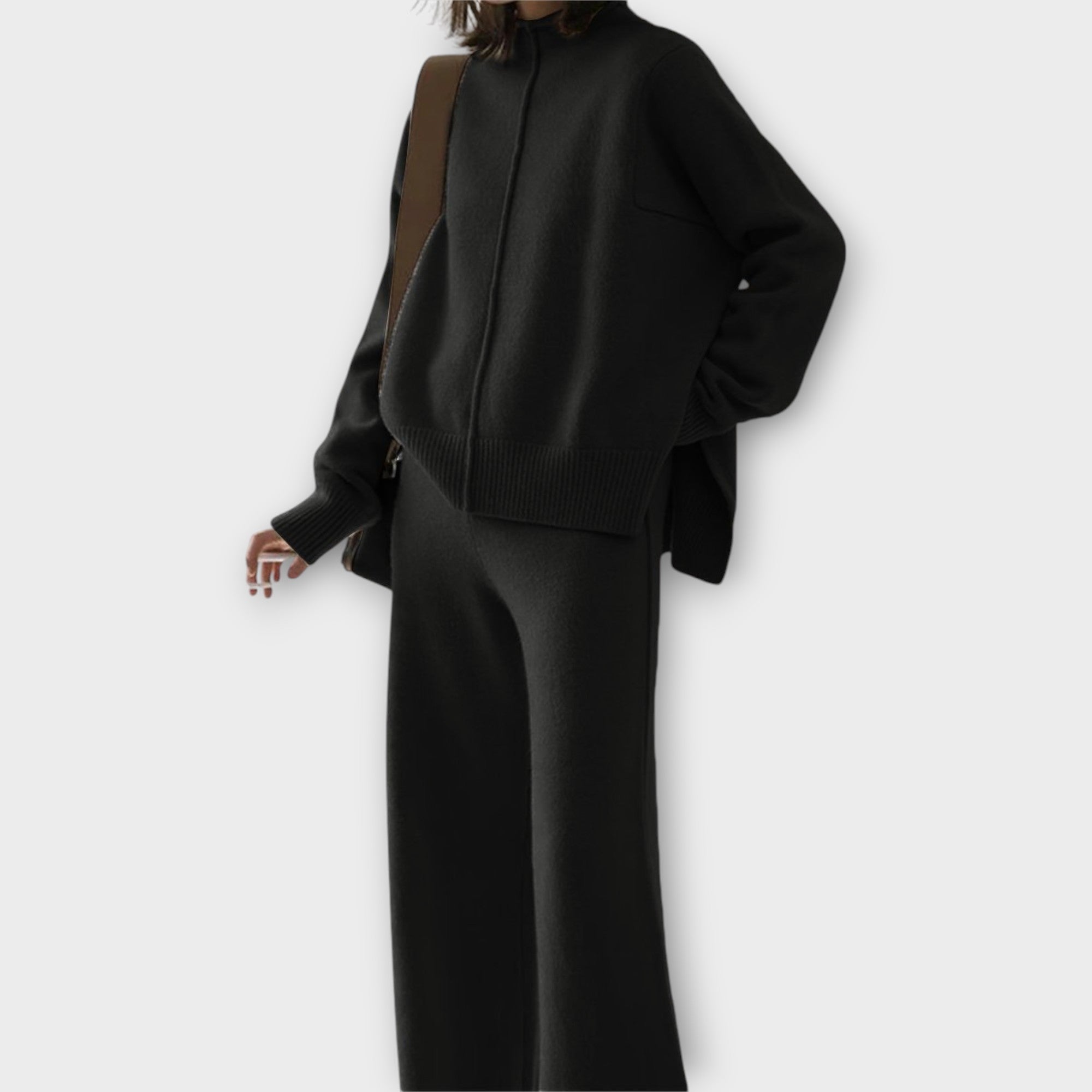Ajatu elegantsi ja mugava komplekt 